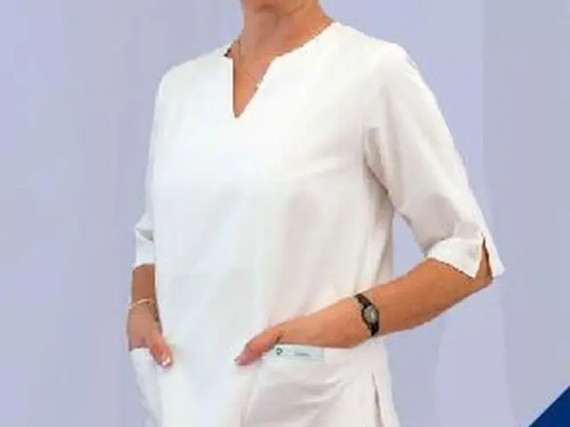 Női tunika 4104 - Stella fehér, 180g/m2, 50% pamut 50%/ polyeszter, 90C mosható.