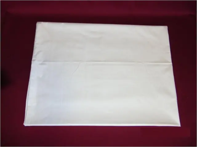 Lepedő 6501 - Stefán fehér, 185g/m2, 100% pamut, 90C mosható. Mérete:150x200.
